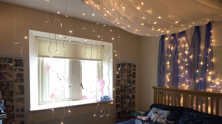 Magictec 300 LED Curtain String Light